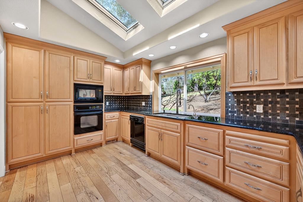 2017 Oak Hill Lane