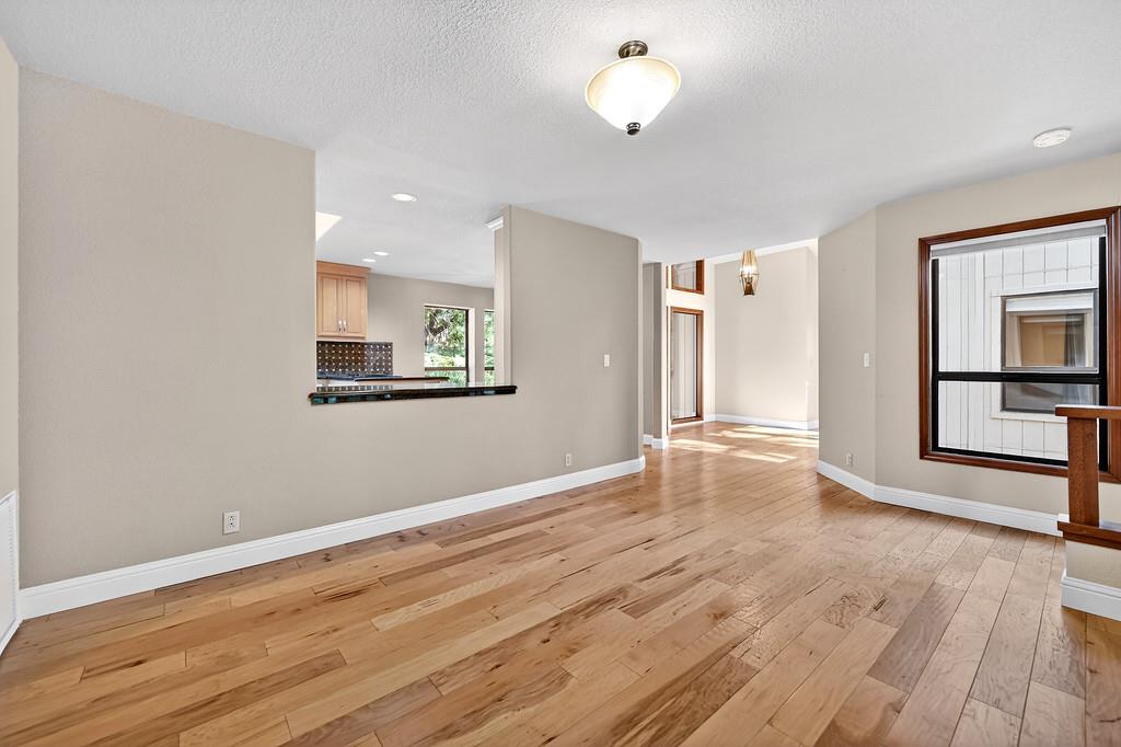 2017 Oak Hill Lane