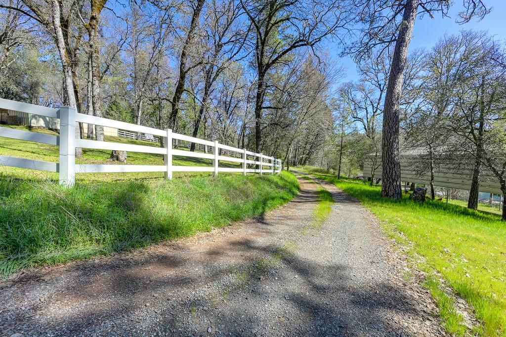 2017 Oak Hill Lane