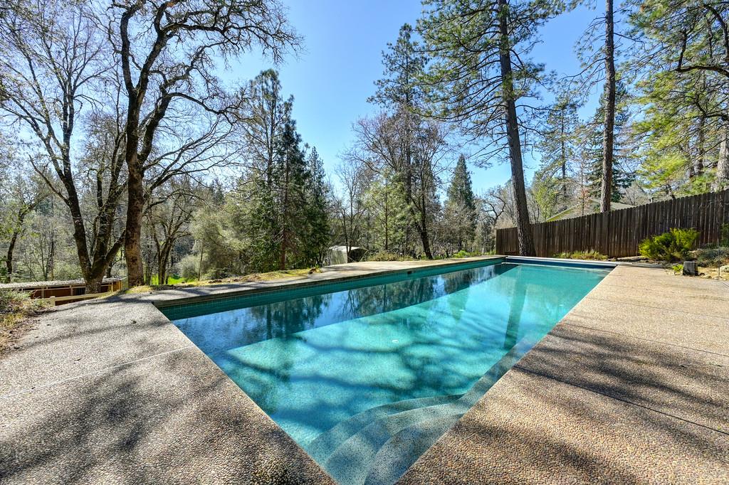 2017 Oak Hill Lane