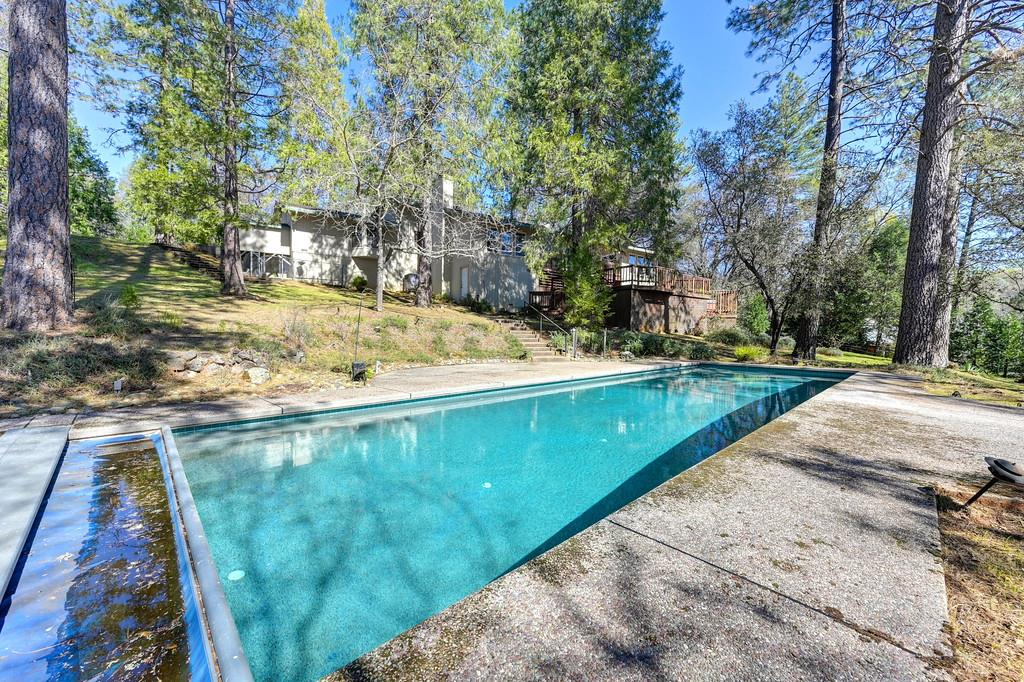 2017 Oak Hill Lane