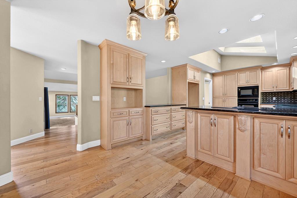 2017 Oak Hill Lane