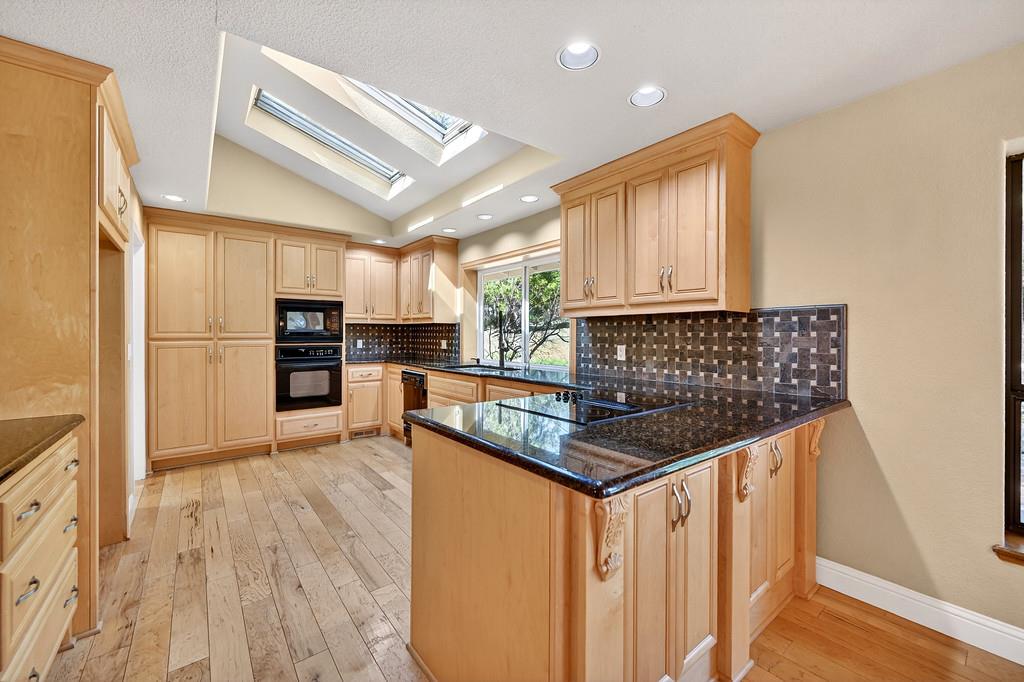 2017 Oak Hill Lane