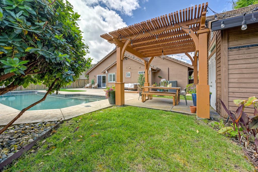 2945 Bridlewood Drive