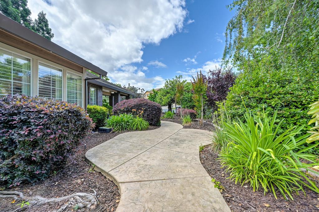 2945 Bridlewood Drive