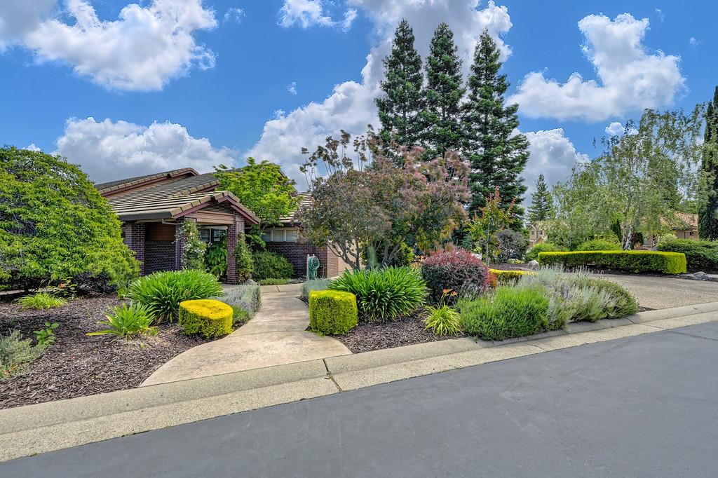 2945 Bridlewood Drive