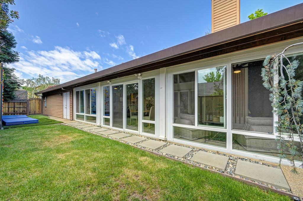 2945 Bridlewood Drive