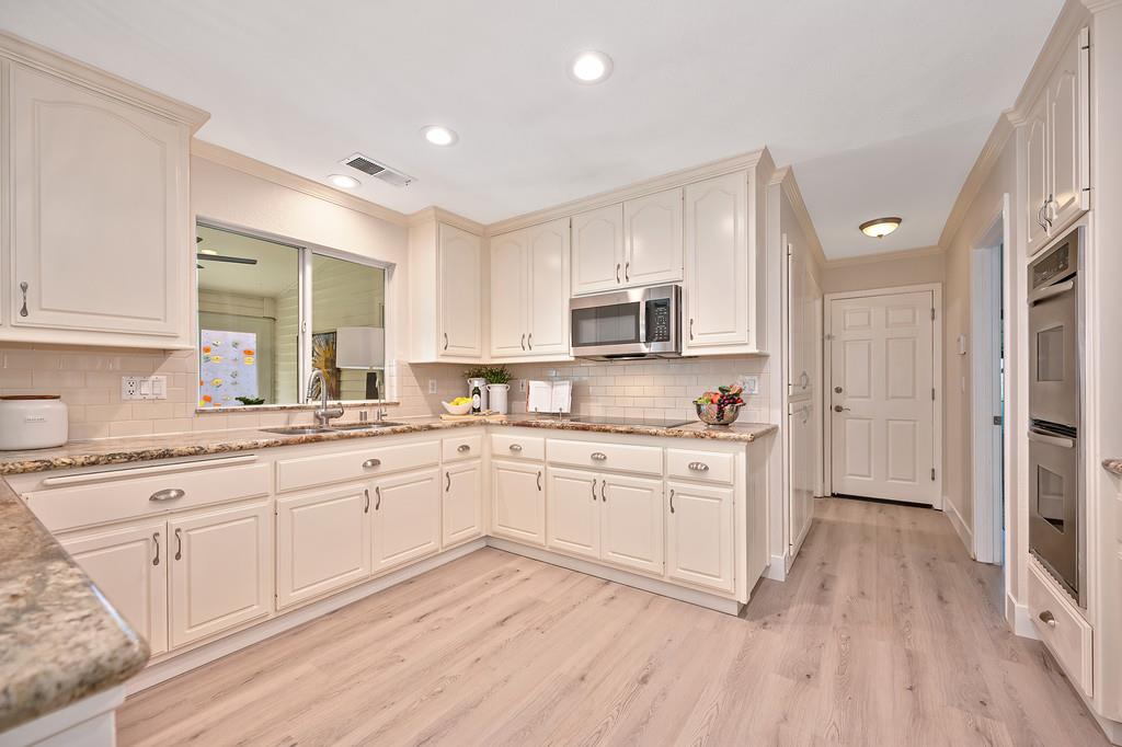 2945 Bridlewood Drive