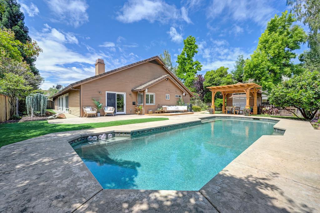 2945 Bridlewood Drive