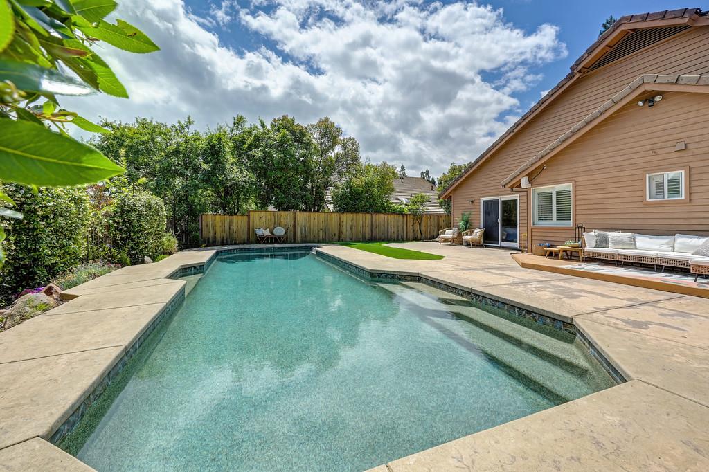 2945 Bridlewood Drive
