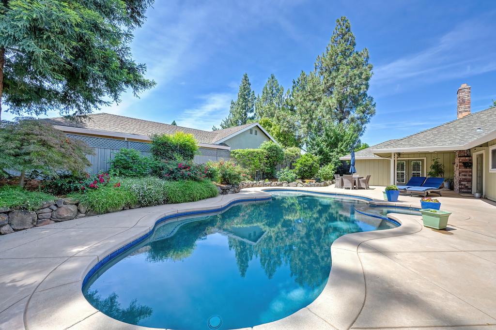 2218 Mclaren Drive