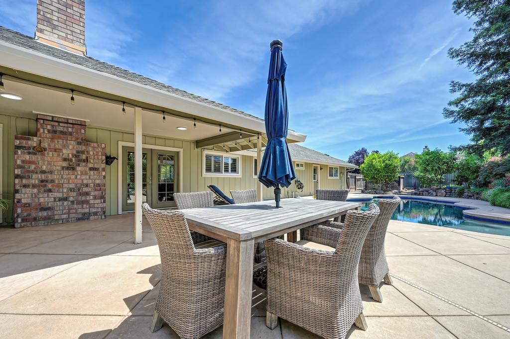 2218 Mclaren Drive