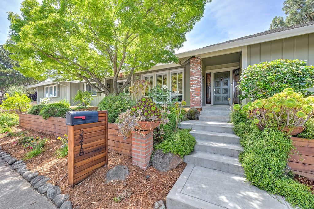 2218 Mclaren Drive