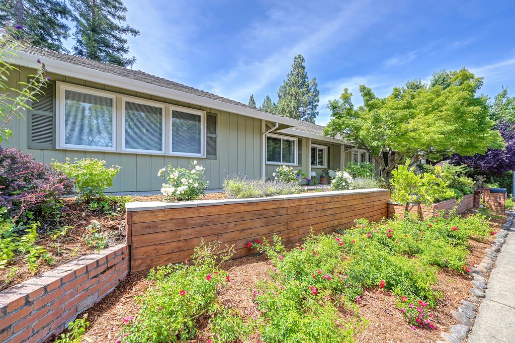 2218 Mclaren Drive