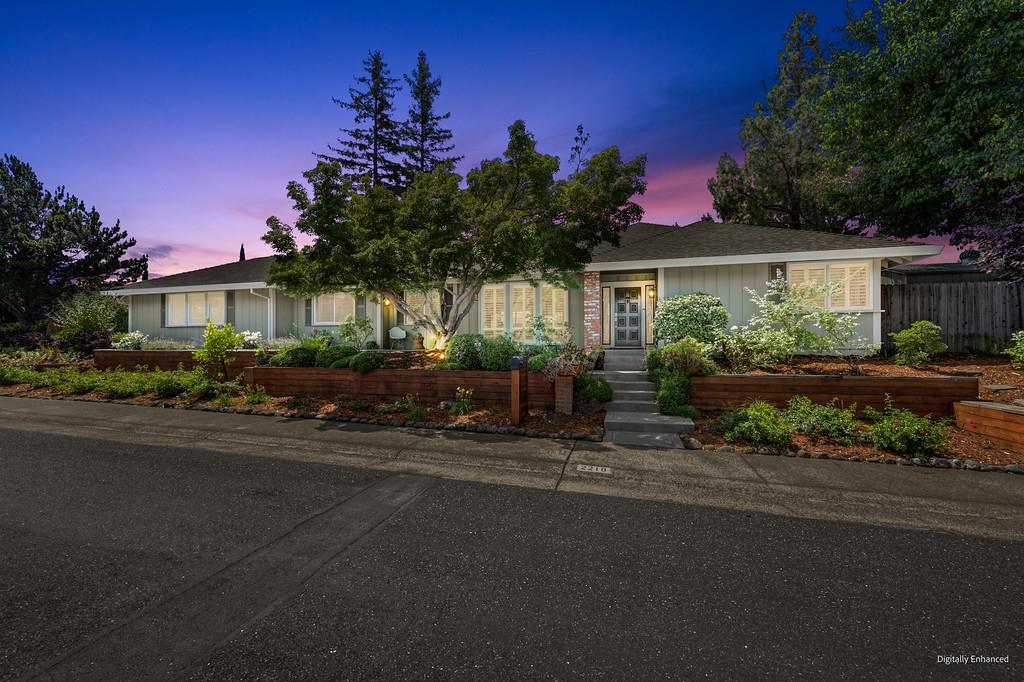 2218 Mclaren Drive