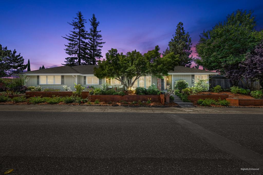 2218 Mclaren Drive
