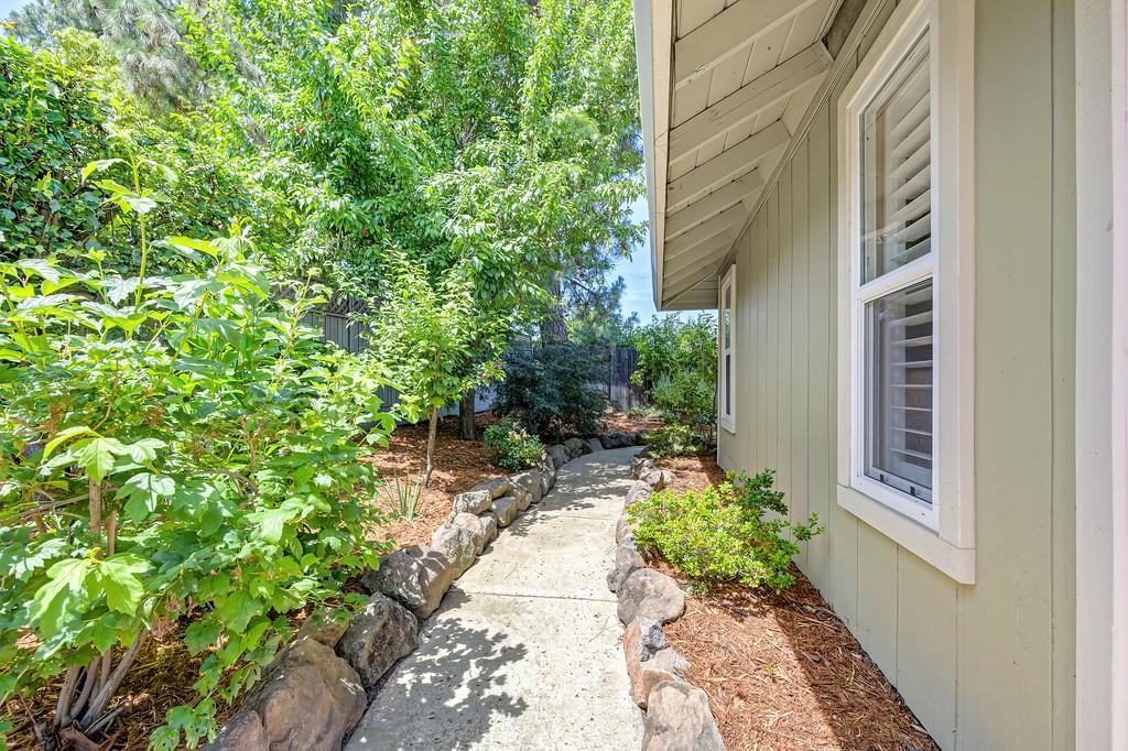 2218 Mclaren Drive