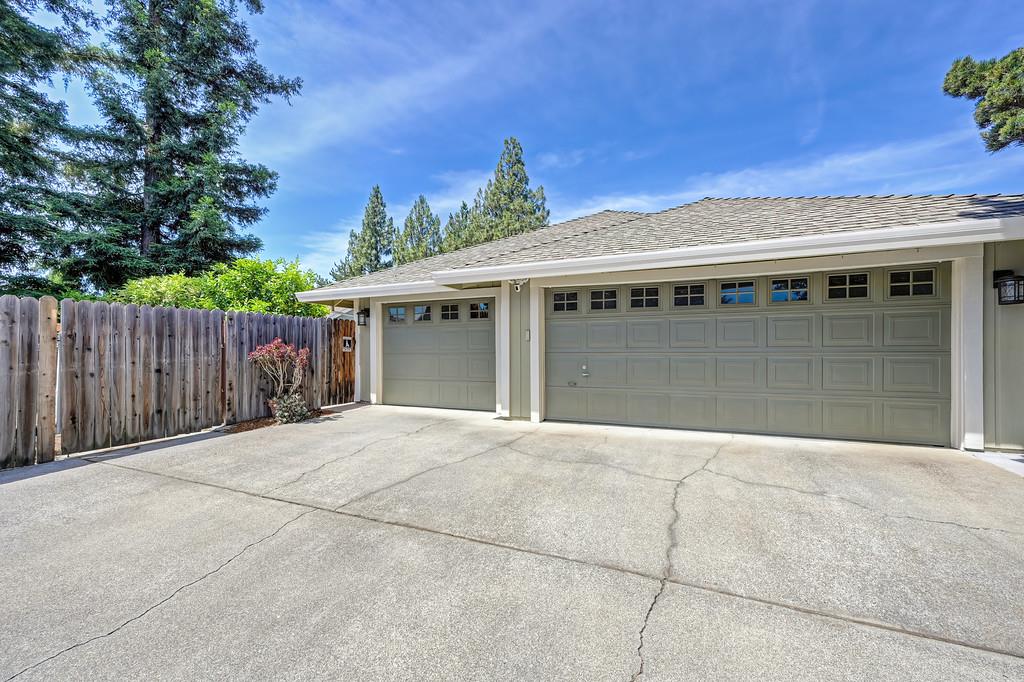 2218 Mclaren Drive