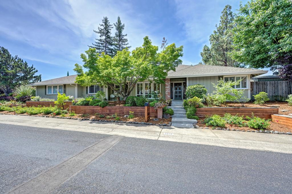 2218 Mclaren Drive