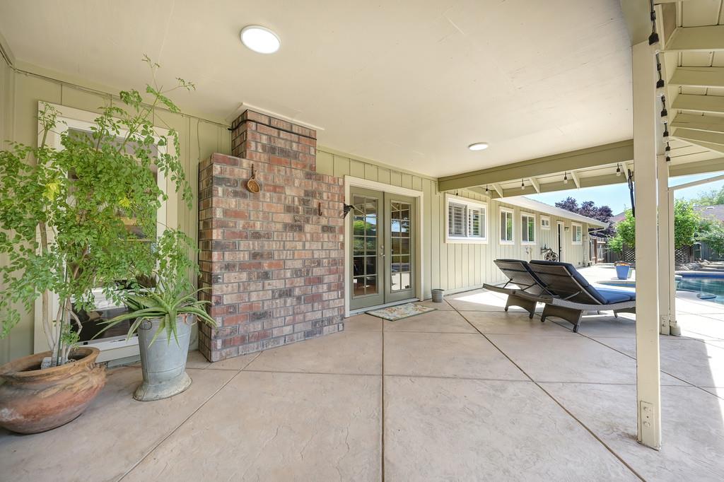2218 Mclaren Drive
