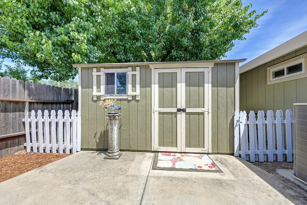 2218 Mclaren Drive