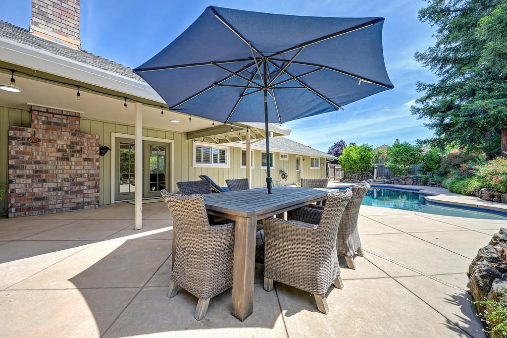 2218 Mclaren Drive
