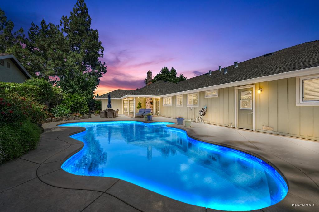 2218 Mclaren Drive
