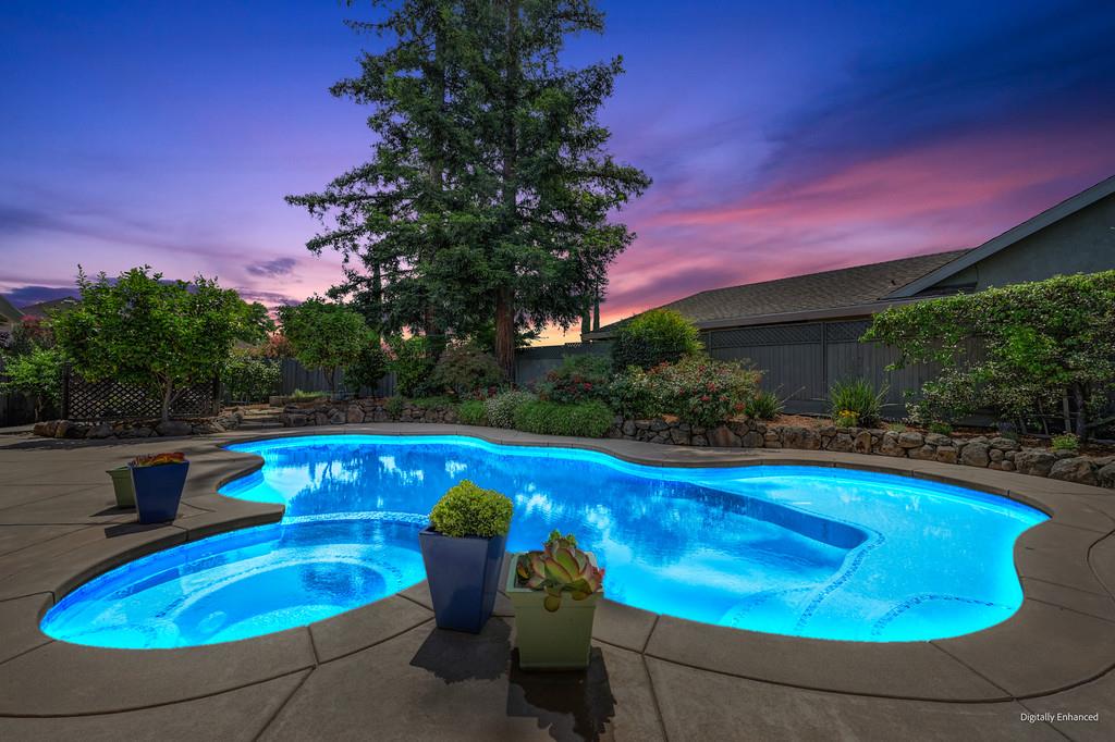 2218 Mclaren Drive
