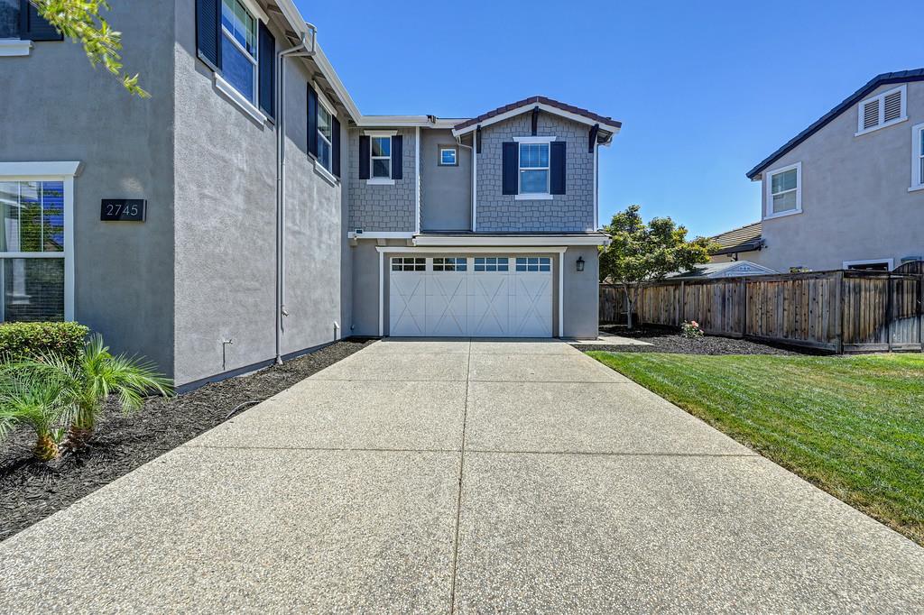 2745 Bickleigh Loop