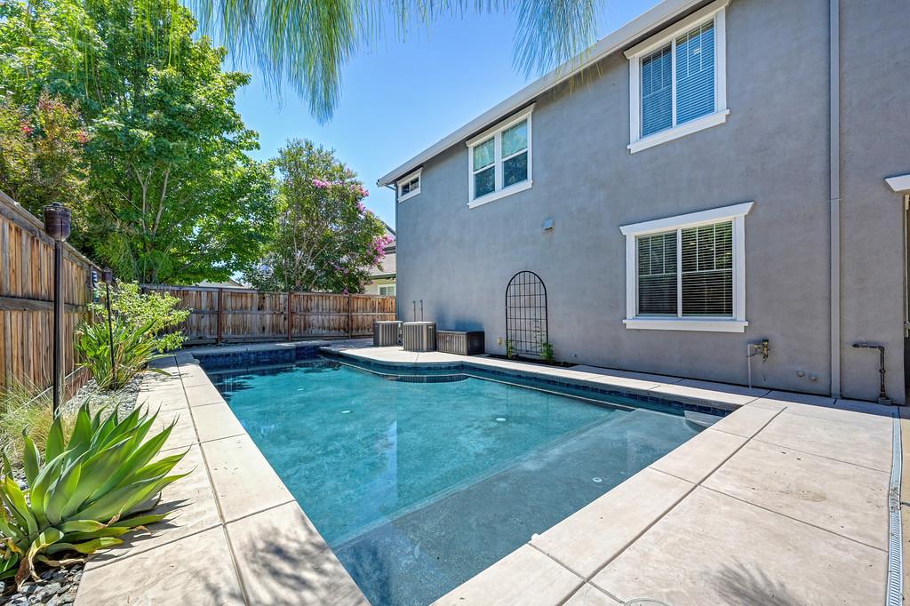 2745 Bickleigh Loop