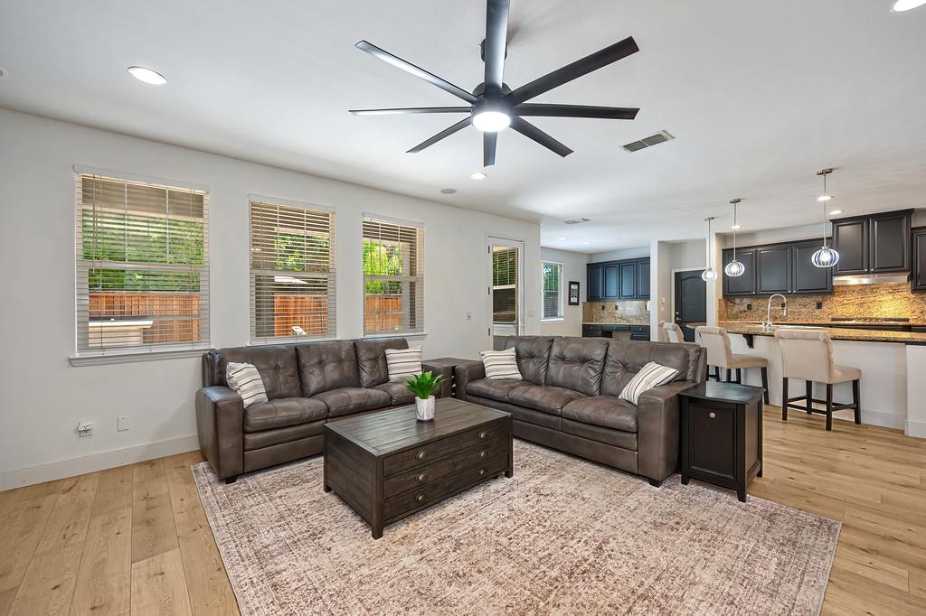 2745 Bickleigh Loop