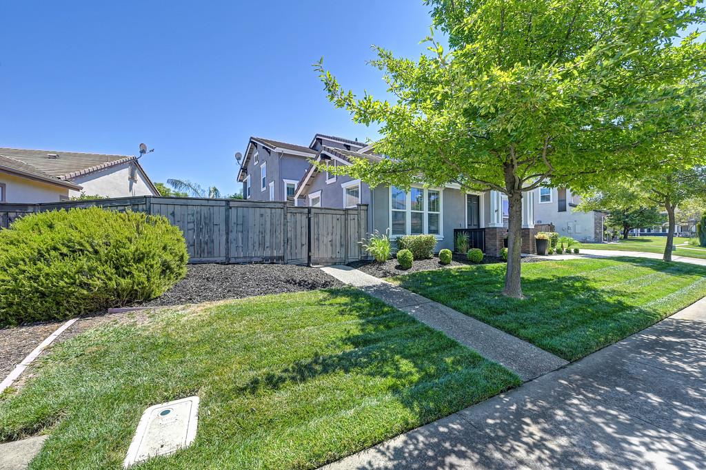 2745 Bickleigh Loop