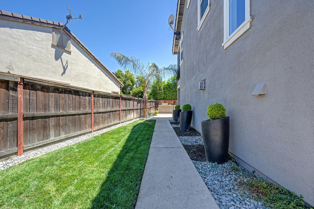 2745 Bickleigh Loop