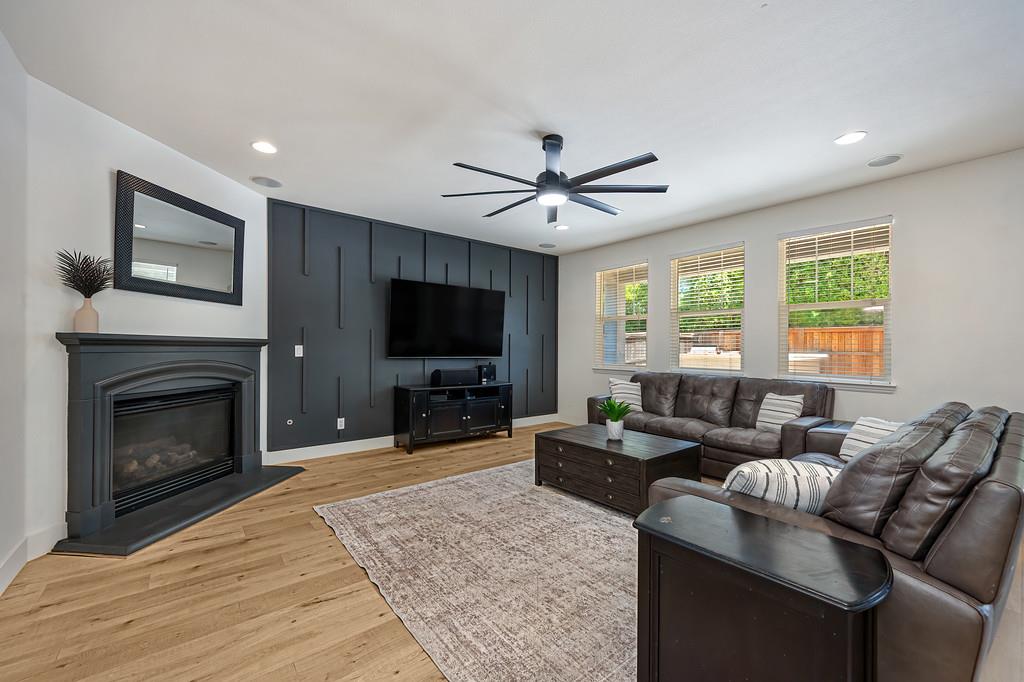 2745 Bickleigh Loop