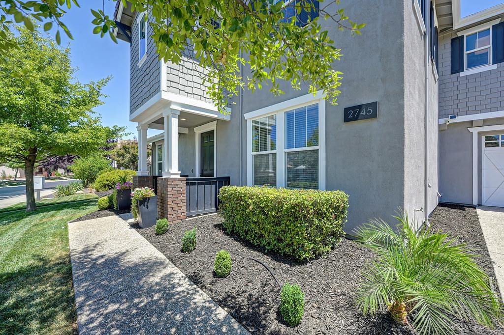 2745 Bickleigh Loop