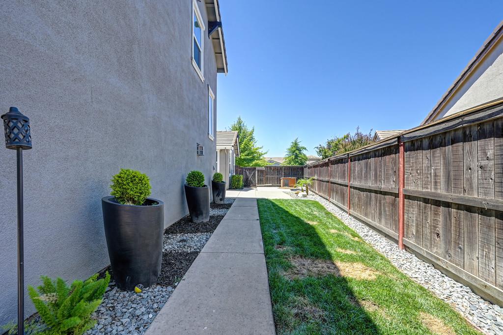 2745 Bickleigh Loop