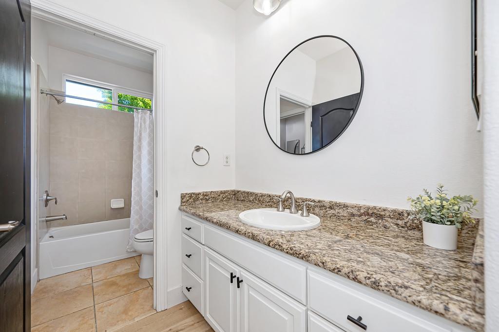 2745 Bickleigh Loop