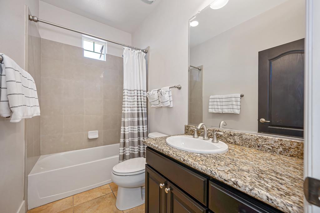 2745 Bickleigh Loop