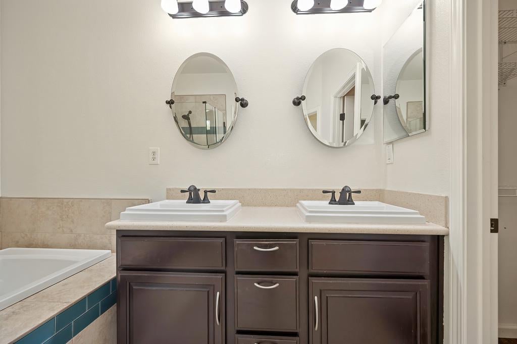 6924 Copper Glen Circle