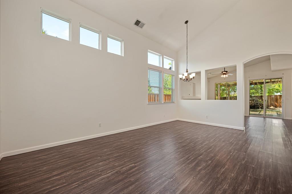 6924 Copper Glen Circle