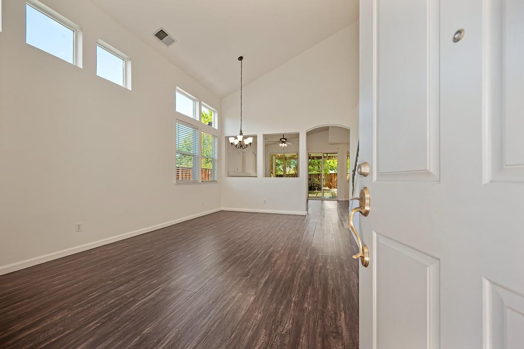 6924 Copper Glen Circle