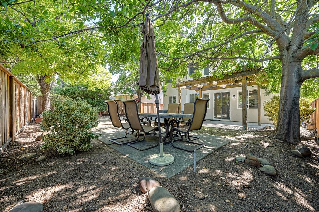 6924 Copper Glen Circle