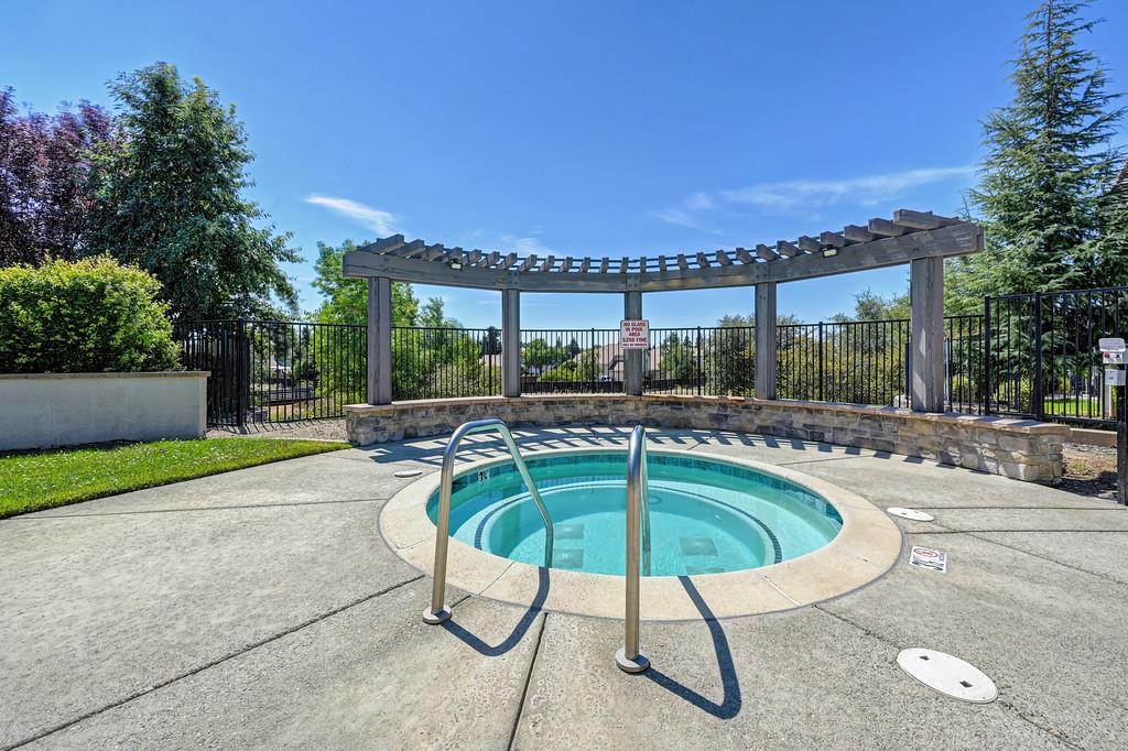 43 Villa Gardens Court