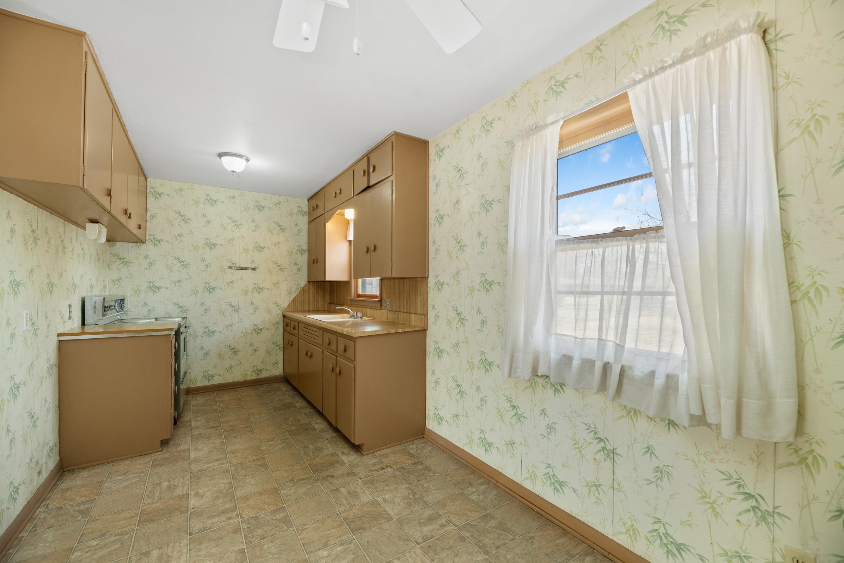 1444 W Rita St