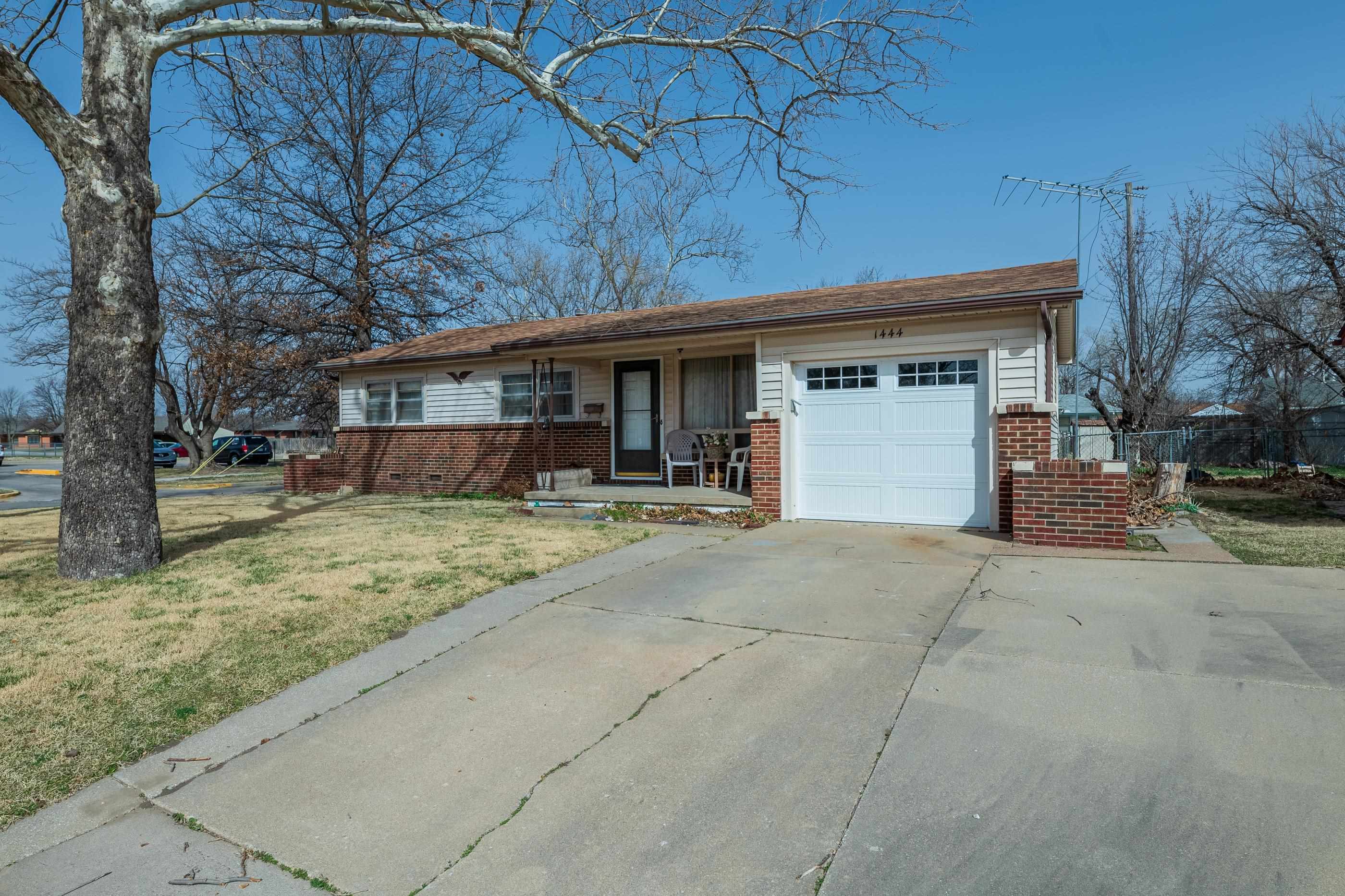 1444 W Rita St