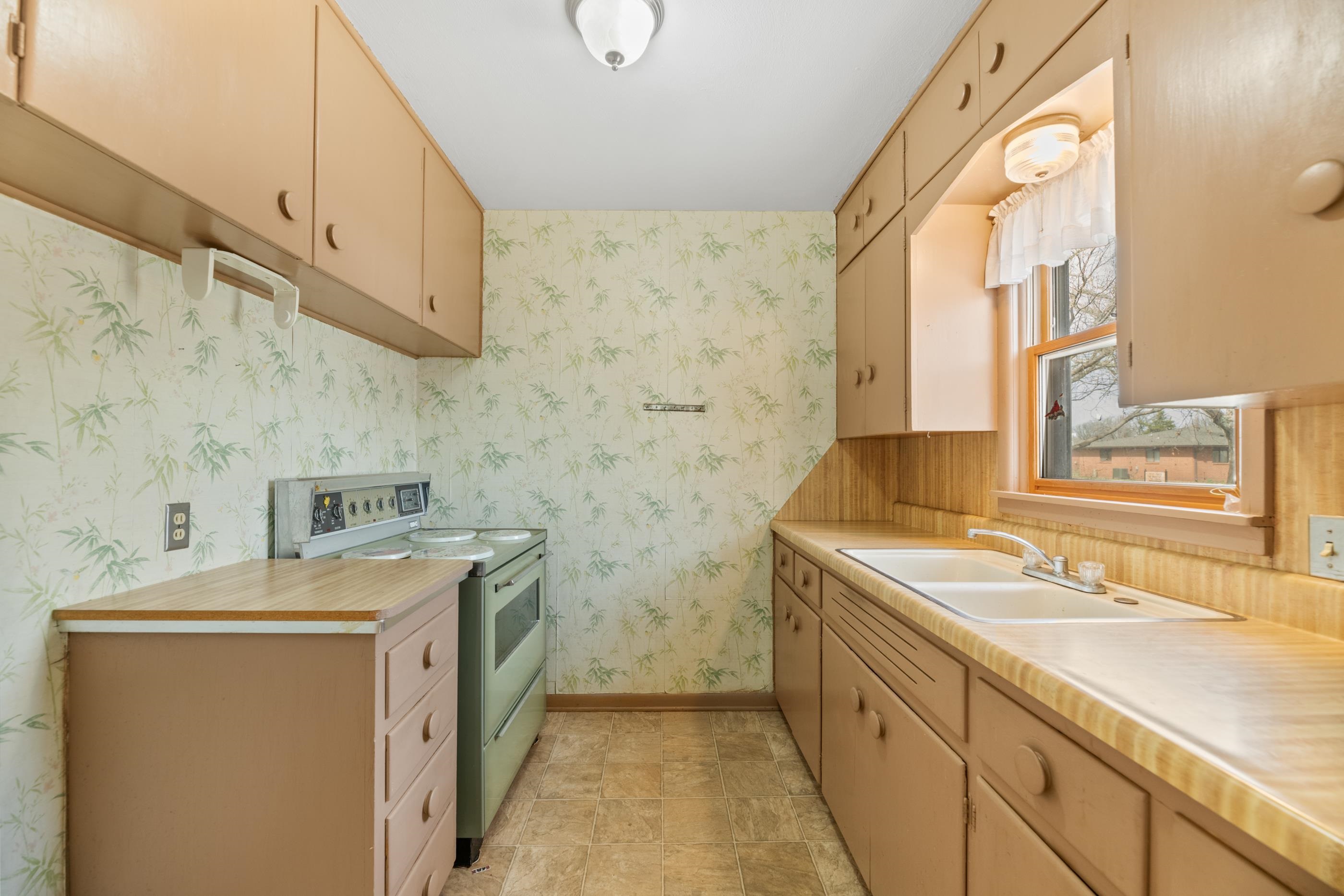 1444 W Rita St