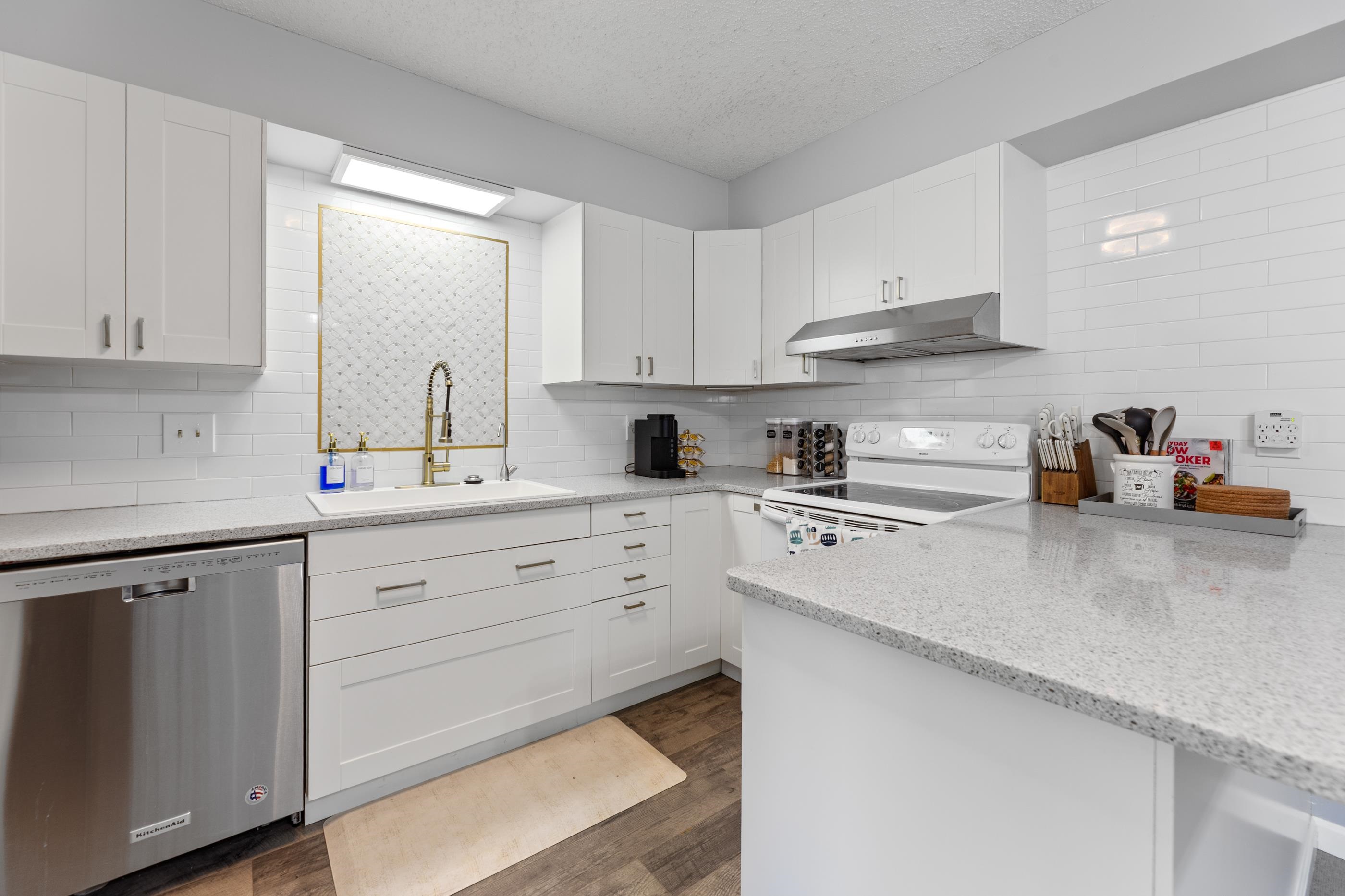 10324 W Merton Ct