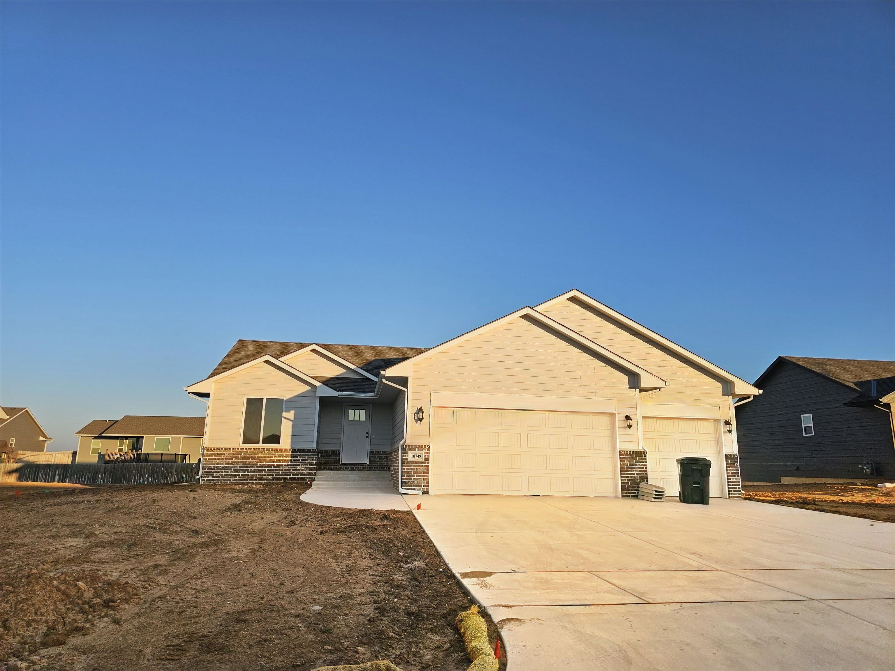 10749 W Sondra Ct