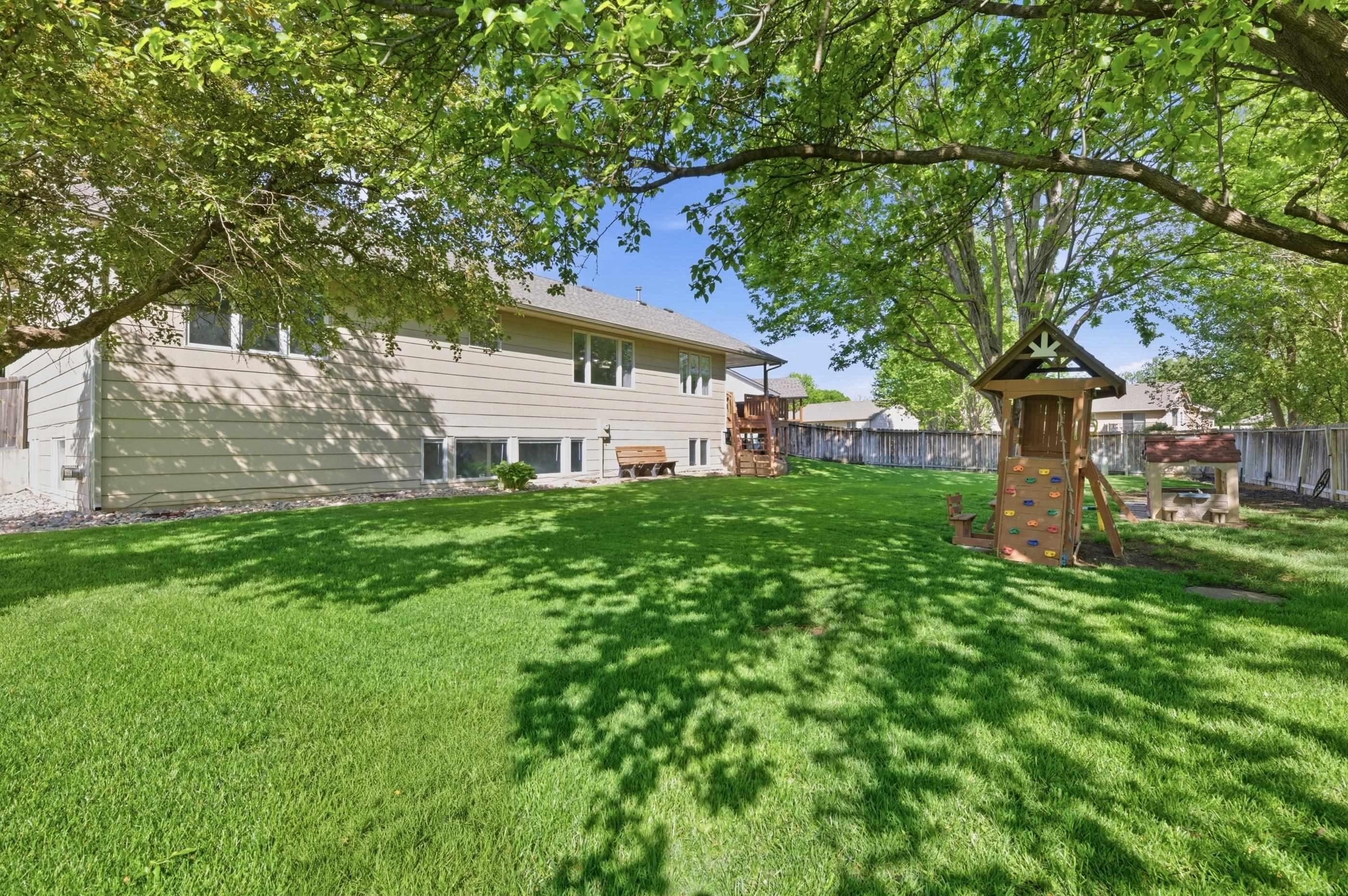 2414 N Covington Ct