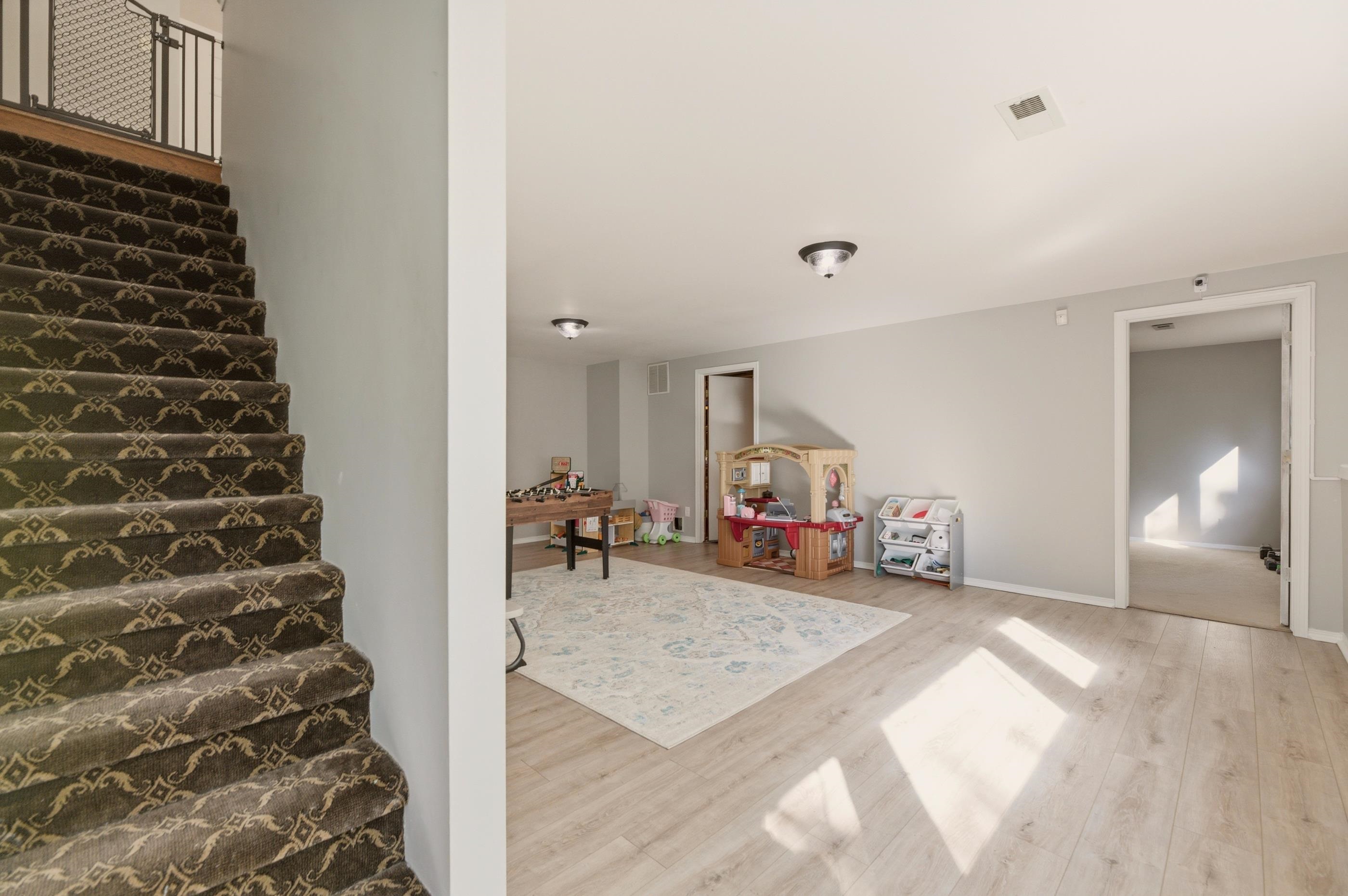 2414 N Covington Ct